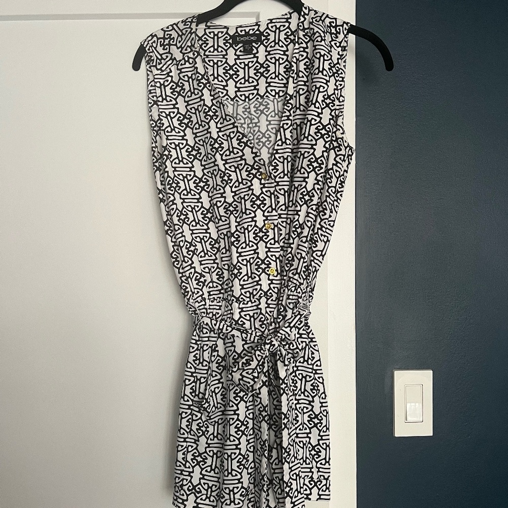 bebe Blalck and white Greek-print Shorts Romper/Jumper
